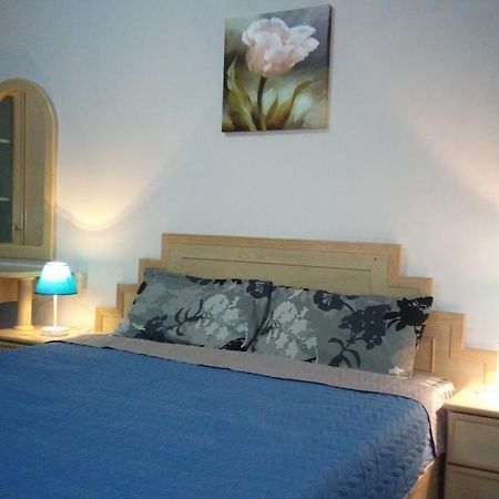 Pinang Beach Apartment @ Bayu Emas Batu Ferringhi Esterno foto