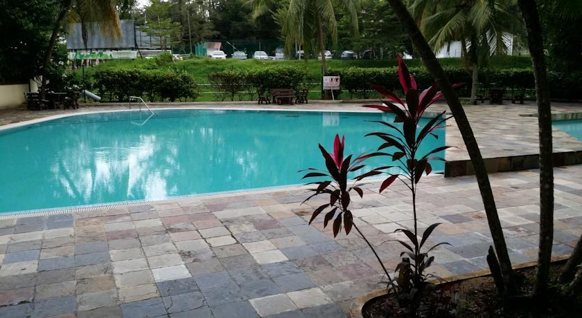 Pinang Beach Apartment @ Bayu Emas Batu Ferringhi Esterno foto